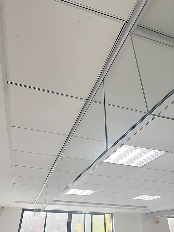 和政玻璃和政挡烟垂壁