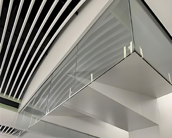 和政玻璃和政挡烟垂壁