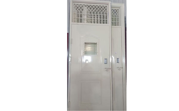 和政学校教室门