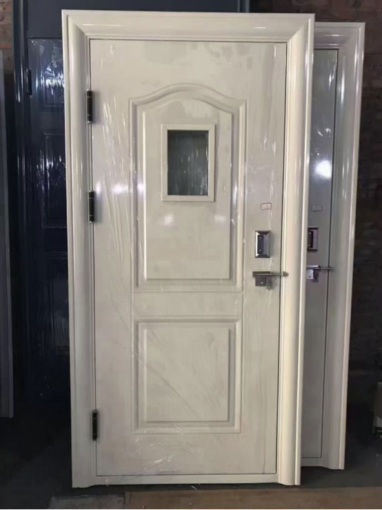 和政学校教室门