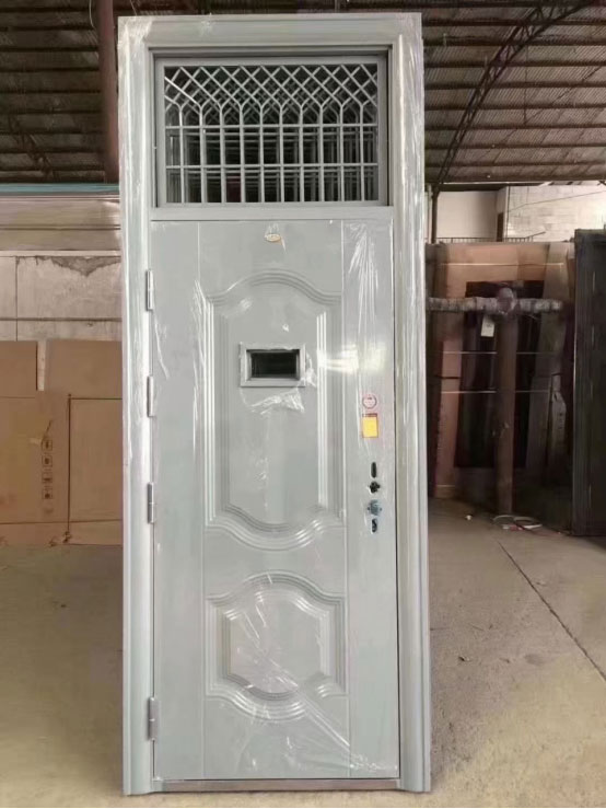 和政学校教室门