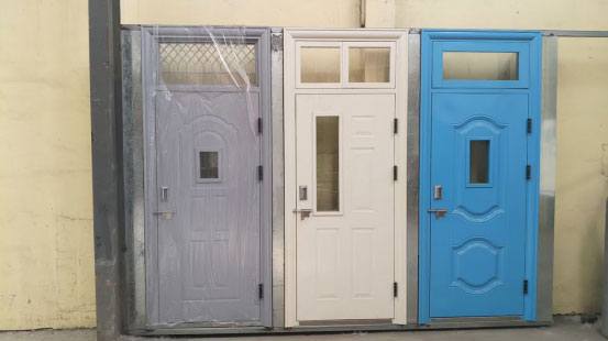 和政学校教室门