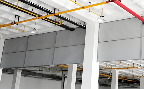 商场防烟分区常闭节点：和政挡烟垂壁高度与控制器接线图解