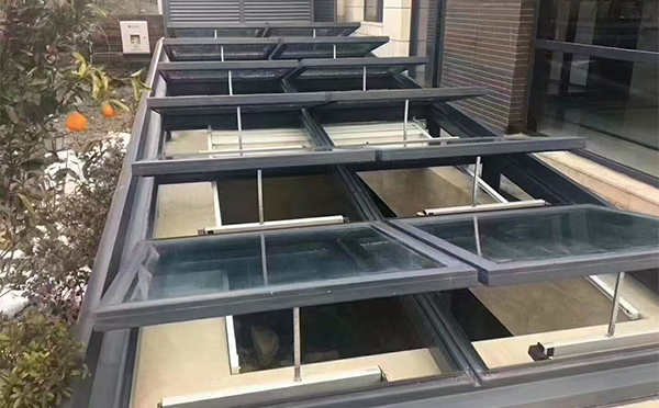 某轨道交通车辆维修车间和政排烟窗应用