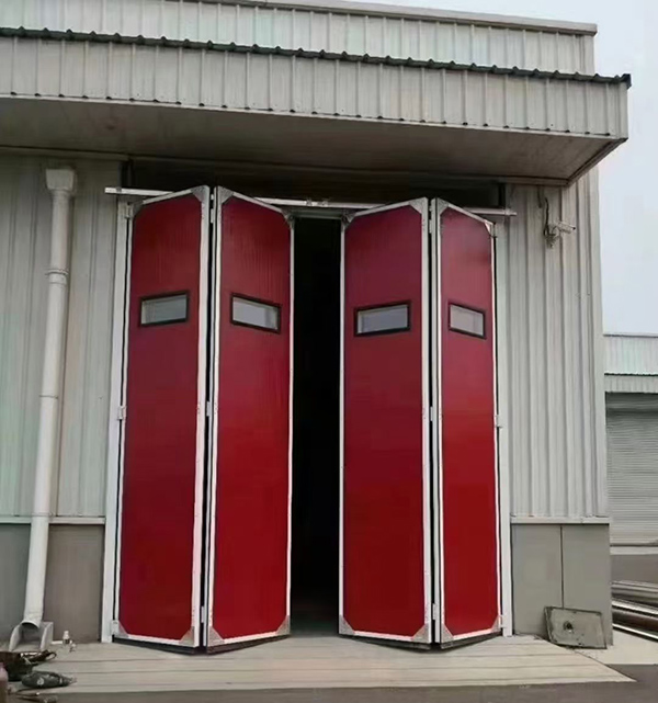 和政工业折叠门在大型装配车间出入口的应用实例