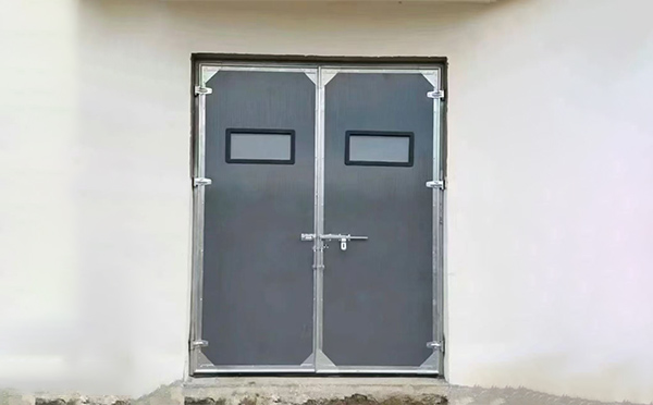 和政工业门在高温作业区域的运行表现