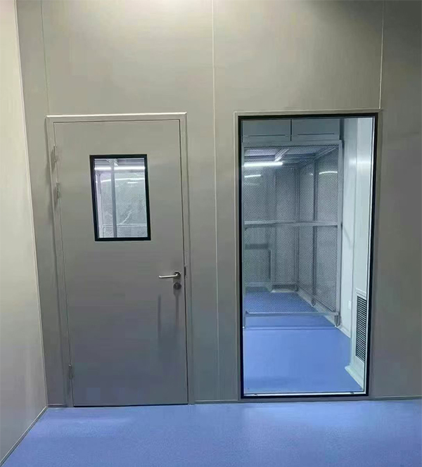 学校教学楼完成和政防火门标准化安装